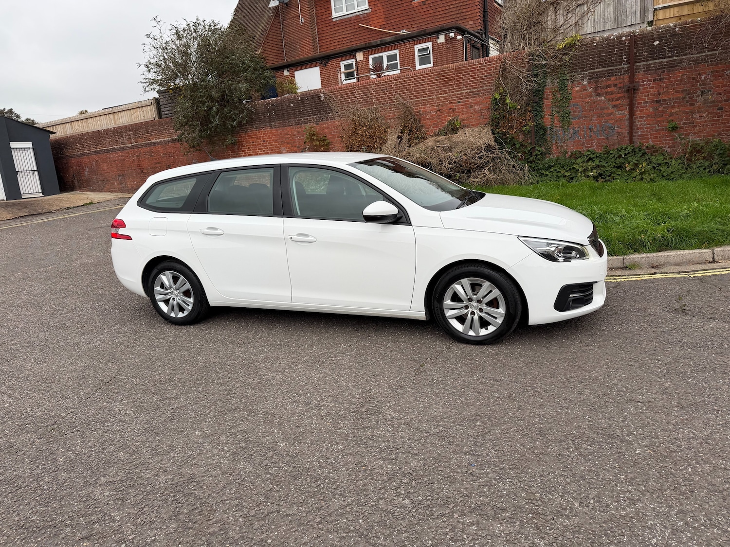 Used Peugeot 308 SW 2020 for sale - 76590664: Photo 2