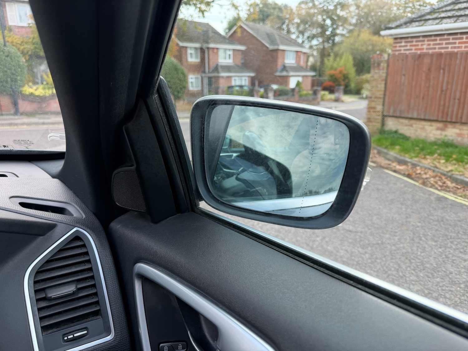 Used Volvo XC60 2016 for sale - 76520187: Photo 29