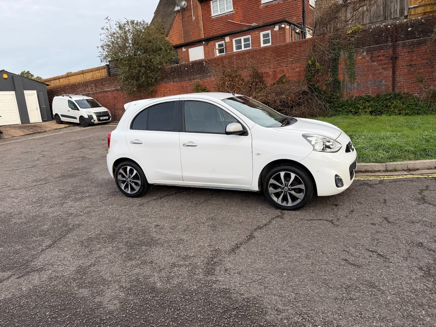 Used Nissan Micra 2016 for sale - 76391933: Photo 2
