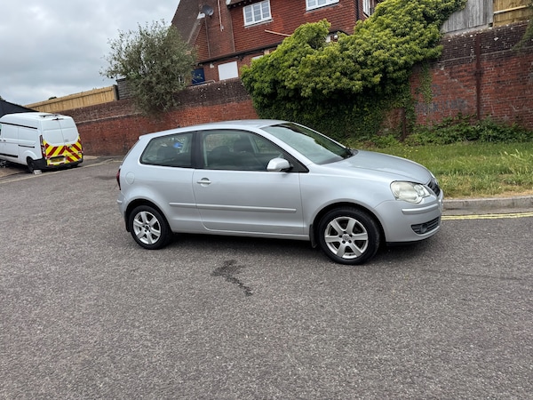 Used Volkswagen Polo 2009 for sale - 74820751: Photo 2