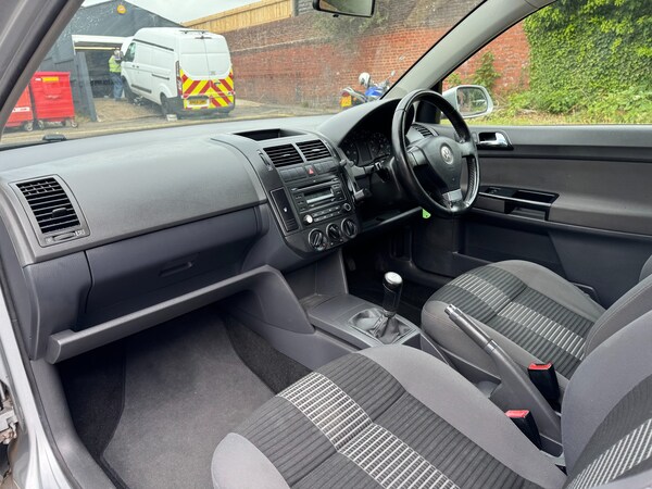 Used Volkswagen Polo 2009 for sale - 74820751: Photo 8