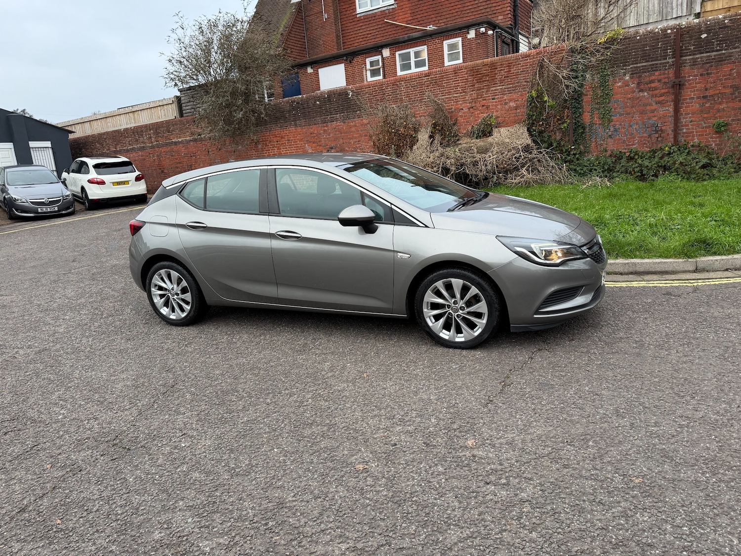 Used Vauxhall Astra 2016 for sale - 77161252: Photo 2