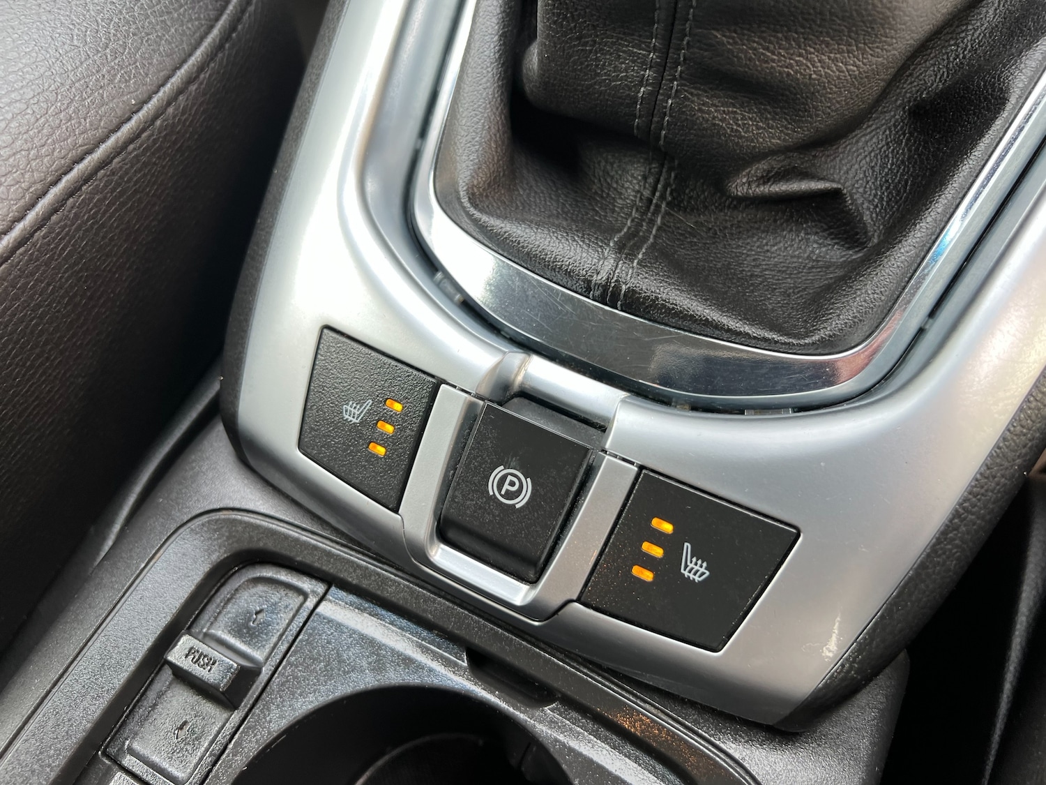 Used Vauxhall Antara 2011 for sale - 77555393: Photo 15