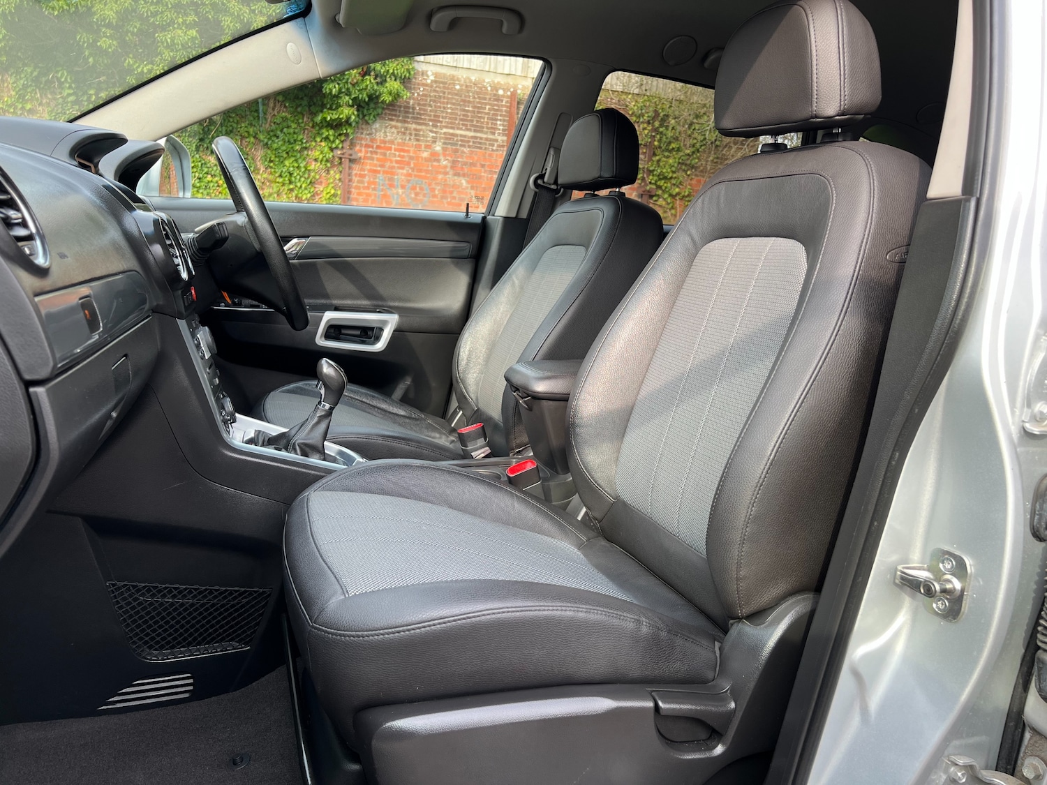 Used Vauxhall Antara 2011 for sale - 77555393: Photo 9