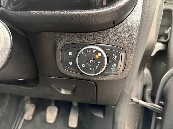 Used Ford Fiesta 2018 for sale - 76023872: Photo 28