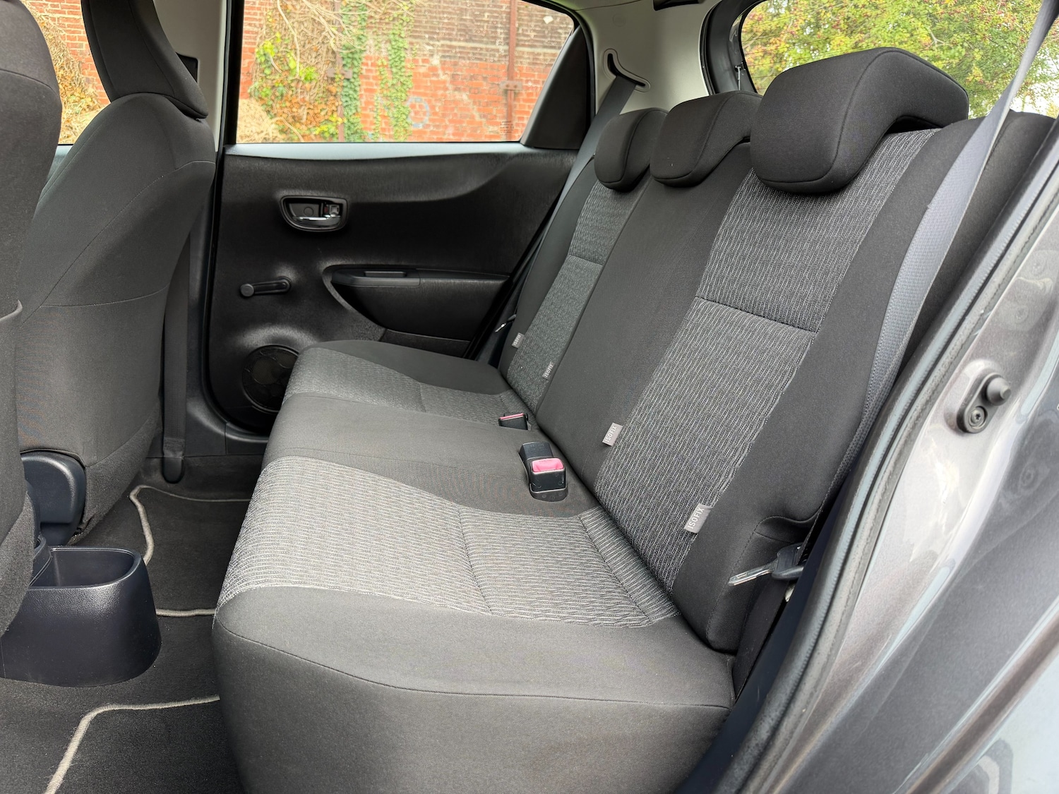 Used Toyota Yaris 2013 for sale - 76330382: Photo 10