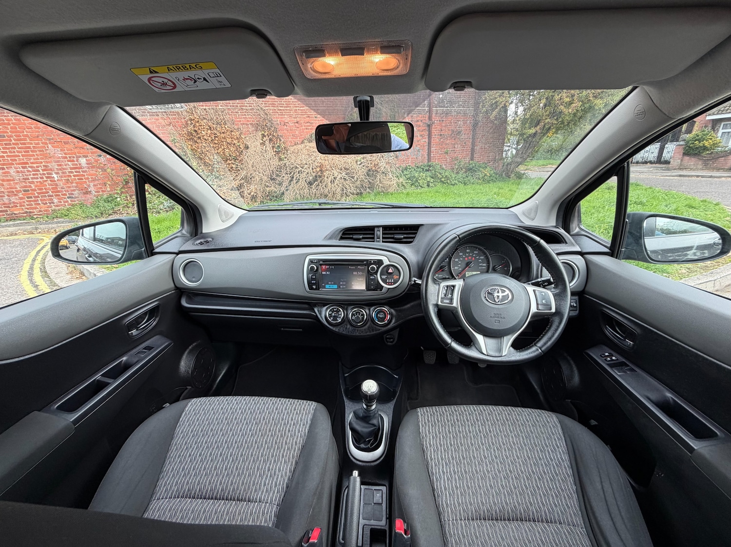 Used Toyota Yaris 2013 for sale - 76330382: Photo 11