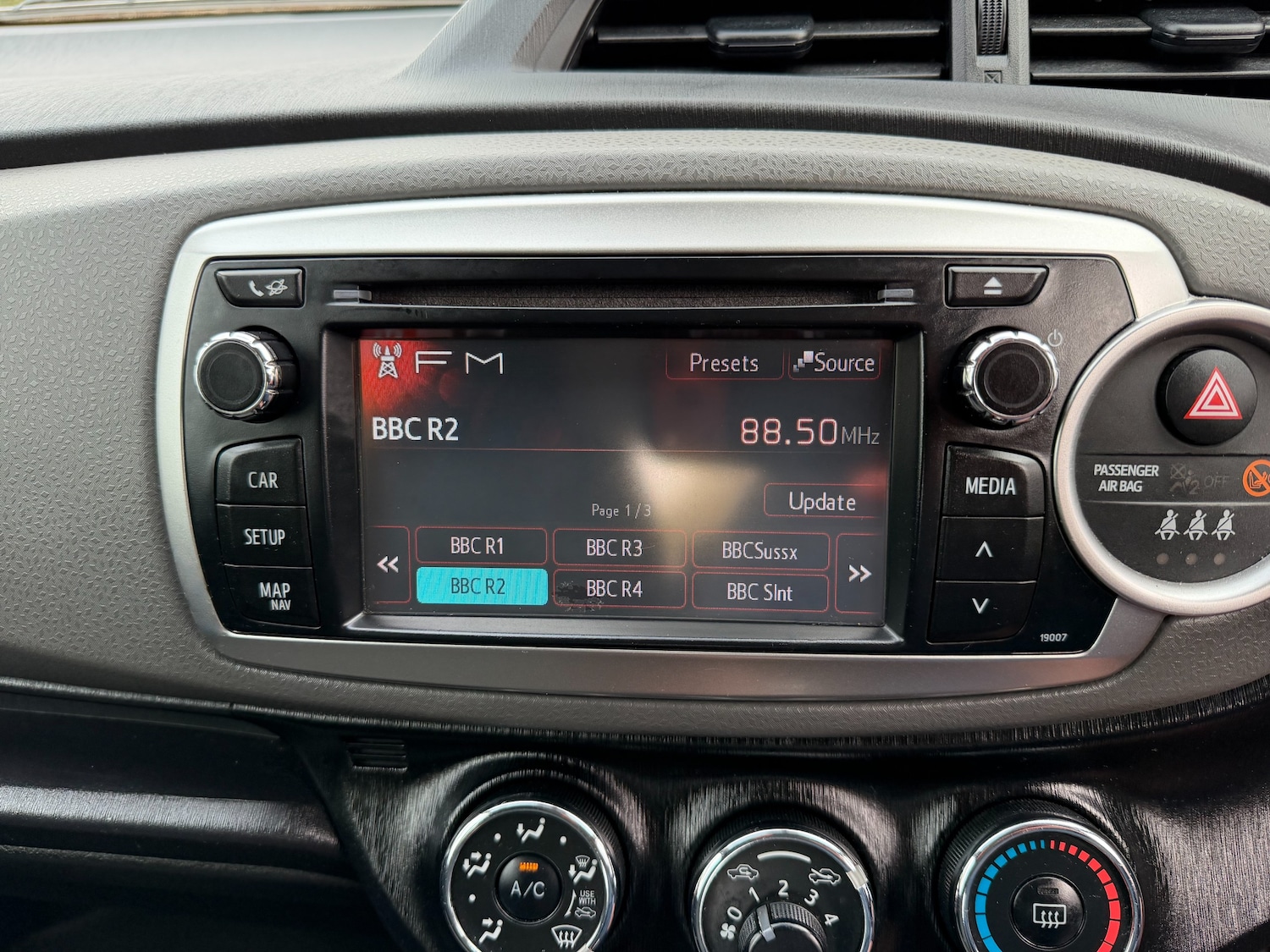 Used Toyota Yaris 2013 for sale - 76330382: Photo 15