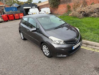 2013 (13) - 1.33 Dual VVT-i TR Hatchback 5dr Petrol Manual Euro 5 (101 ps)
