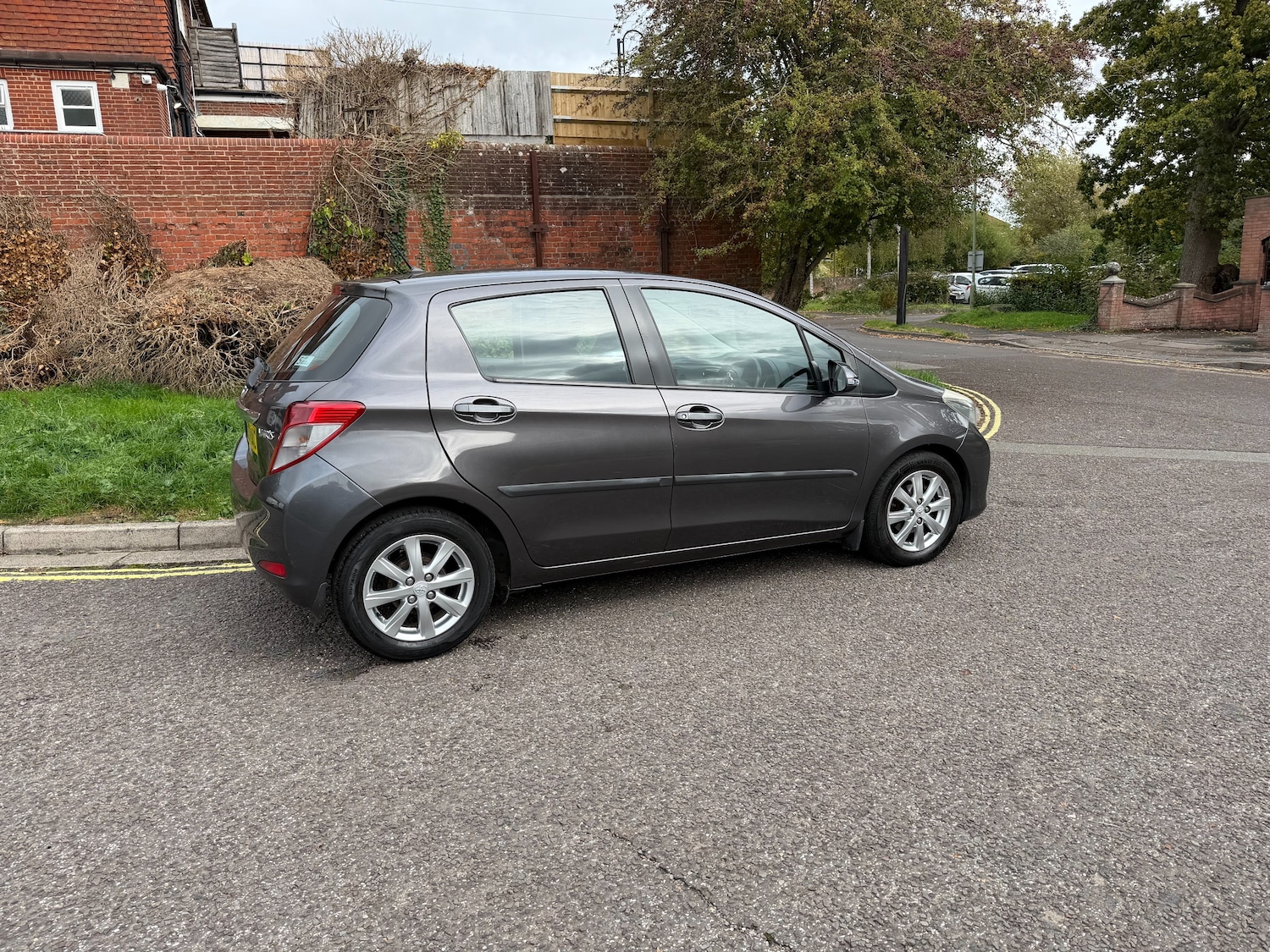 Used Toyota Yaris 2013 for sale - 76330382: Photo 3