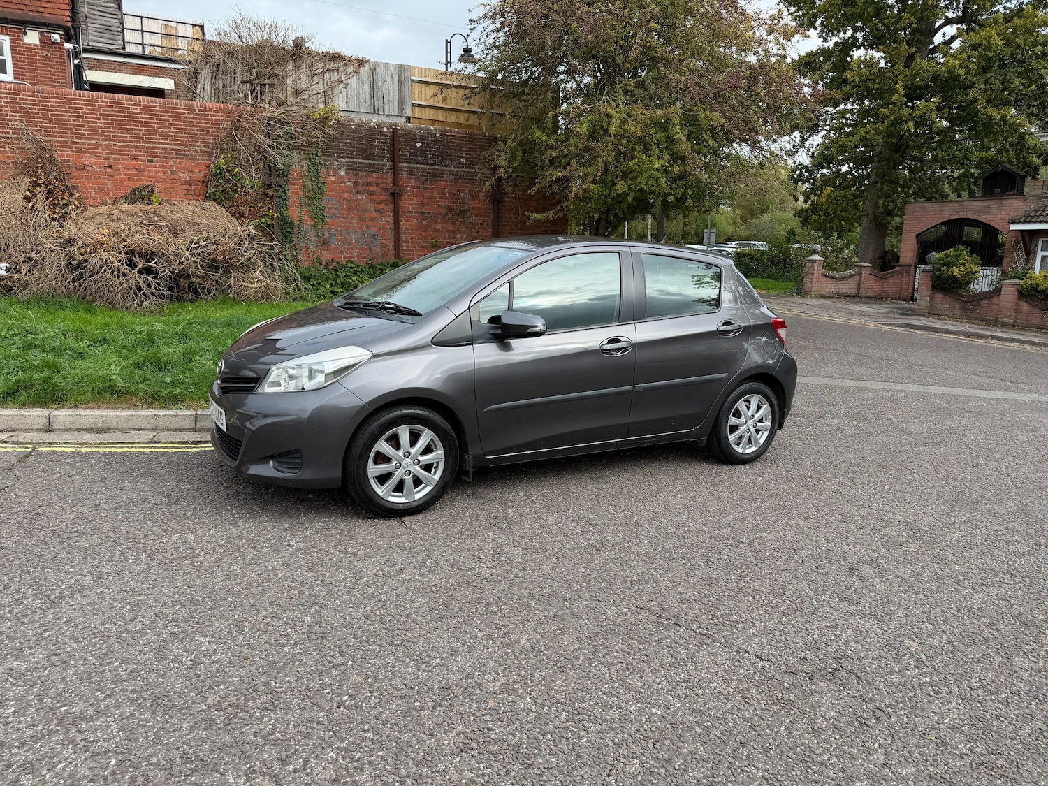 Used Toyota Yaris 2013 for sale - 76330382: Photo 4