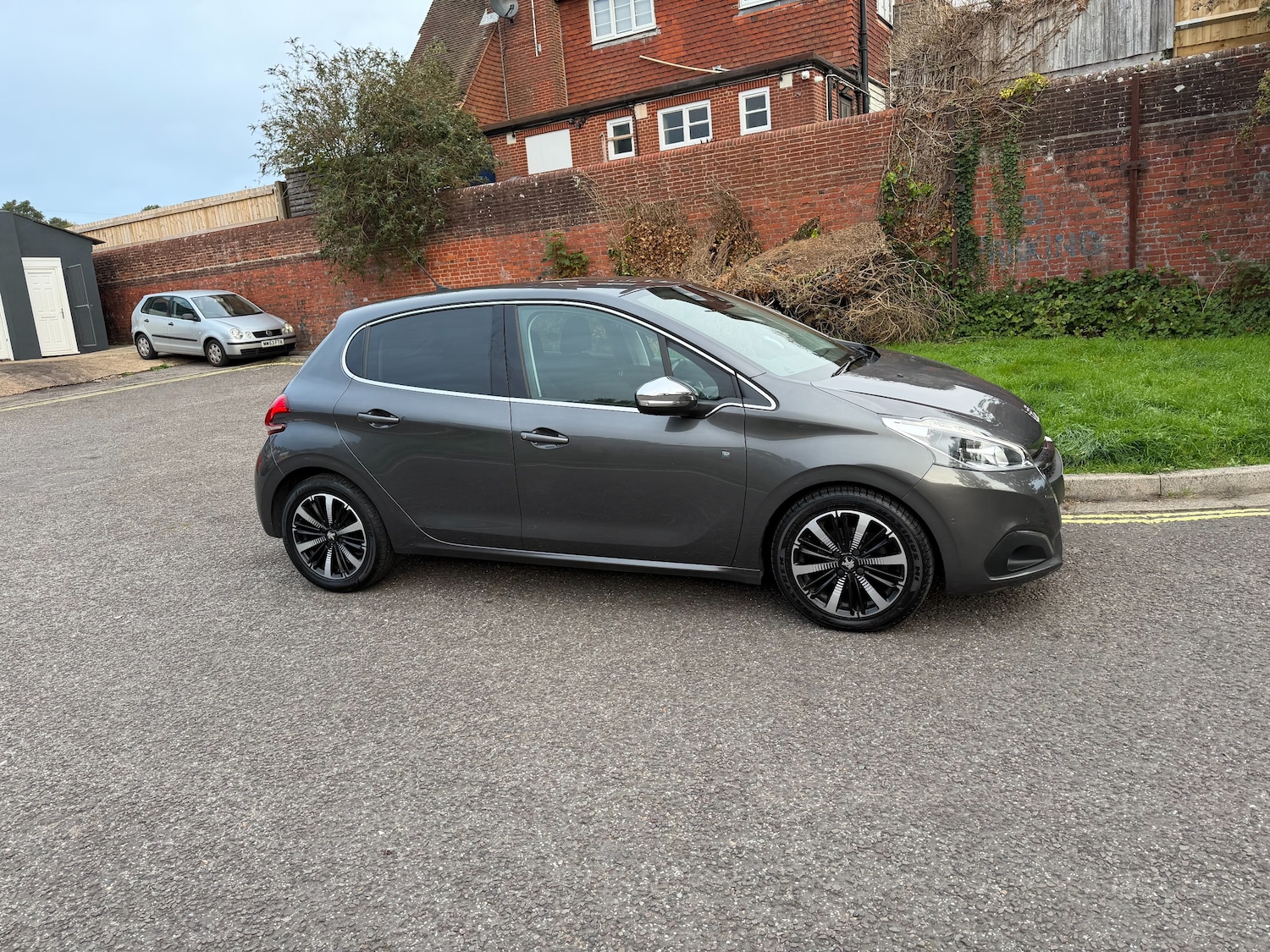 Used Peugeot 208 2019 for sale - 76186887: Photo 2