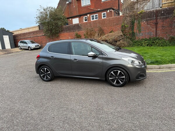 Used Peugeot 208 2019 for sale - 76186887: Photo 2