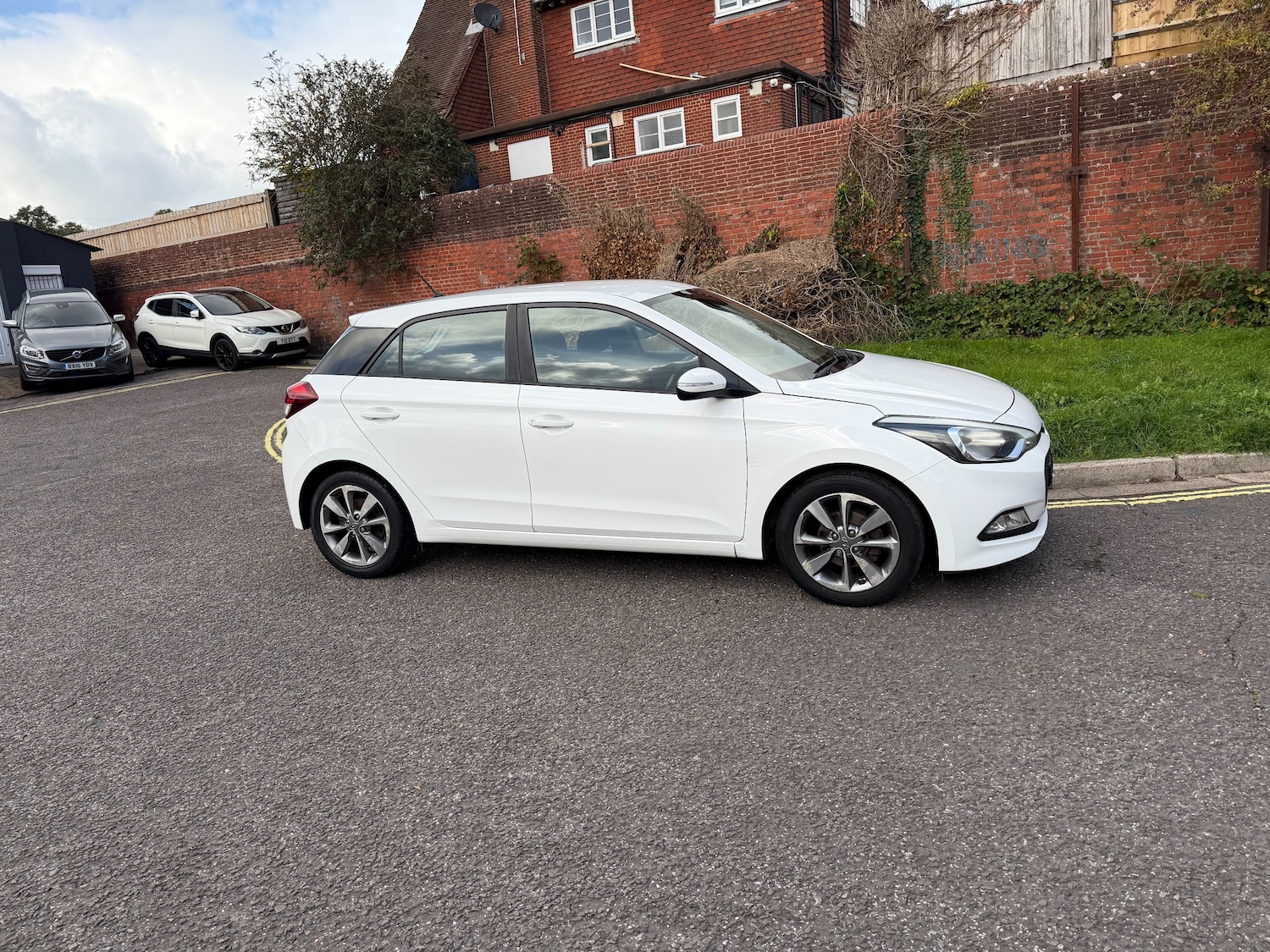 Used Hyundai i20 2015 for sale - 76554440: Photo 2