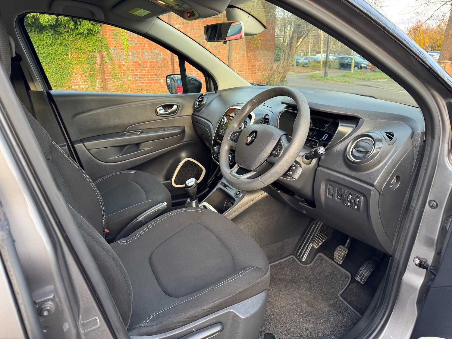 Used Renault Captur 2018 for sale - 77555392: Photo 12