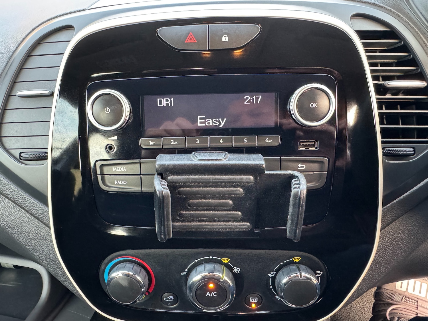 Used Renault Captur 2018 for sale - 77555392: Photo 19