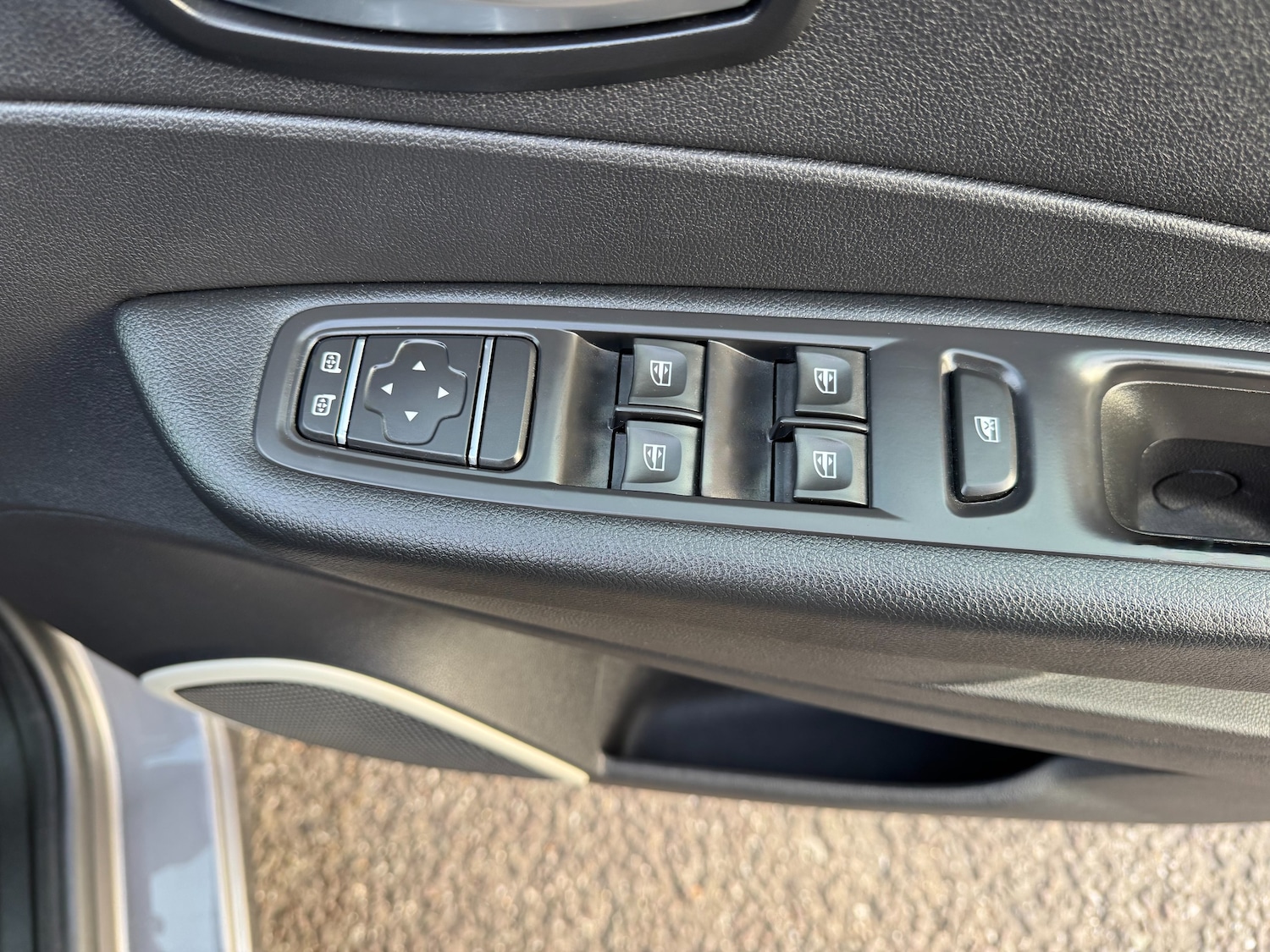 Used Renault Captur 2018 for sale - 77555392: Photo 28