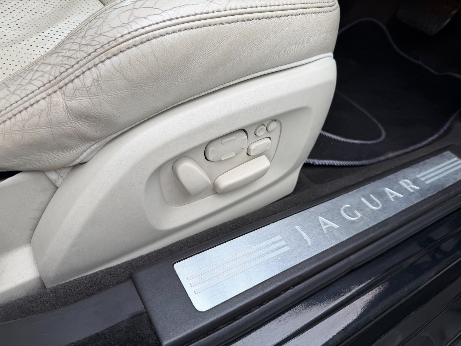 Used Jaguar XF 2011 for sale - 77059474: Photo 20