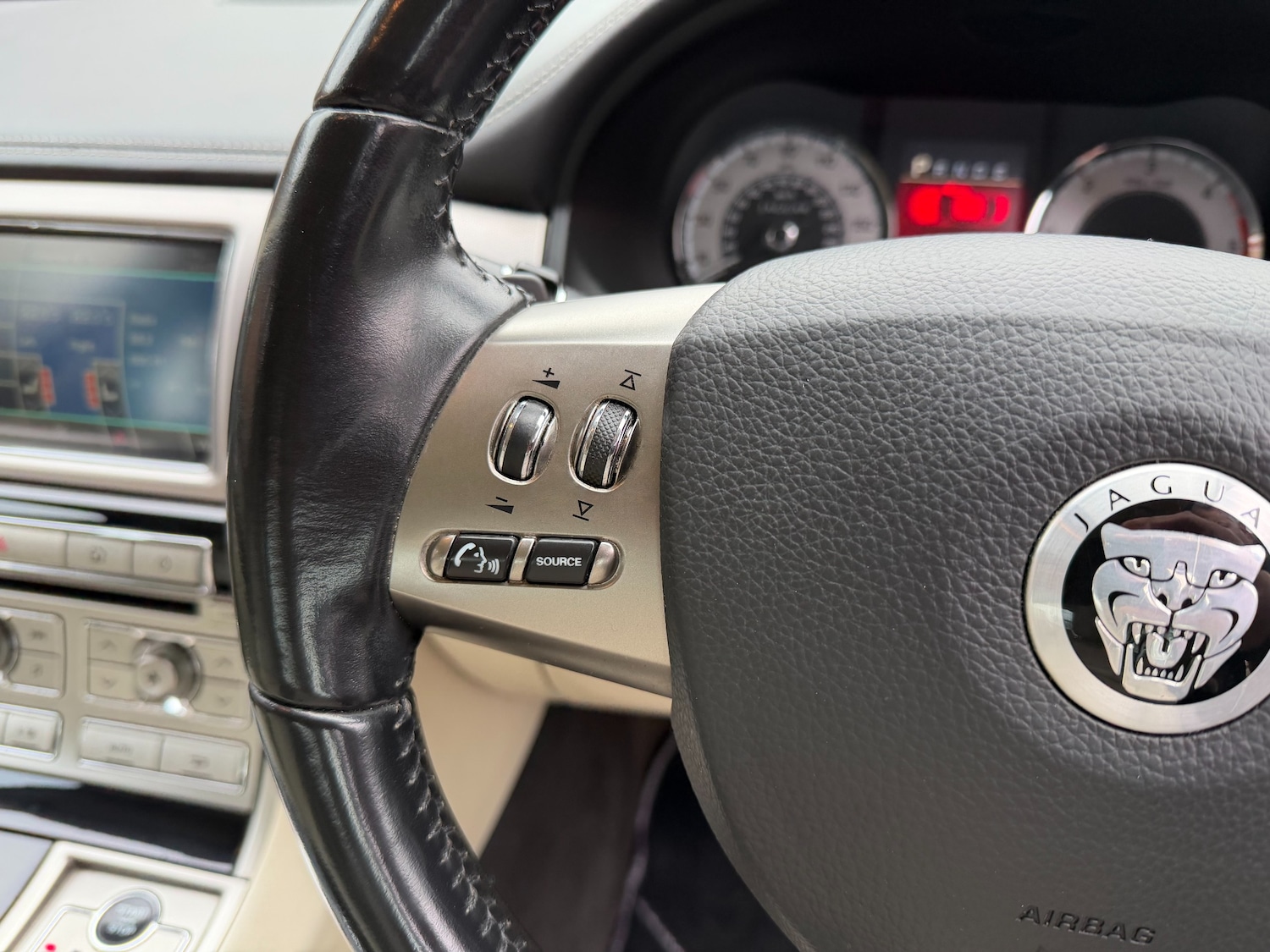 Used Jaguar XF 2011 for sale - 77059474: Photo 27