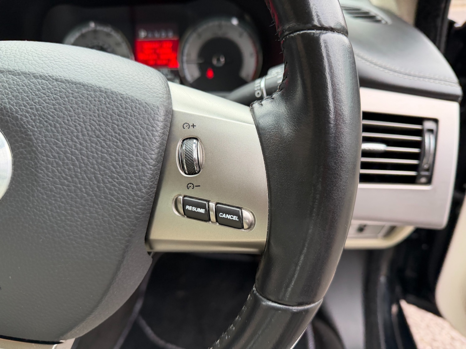 Used Jaguar XF 2011 for sale - 77059474: Photo 28