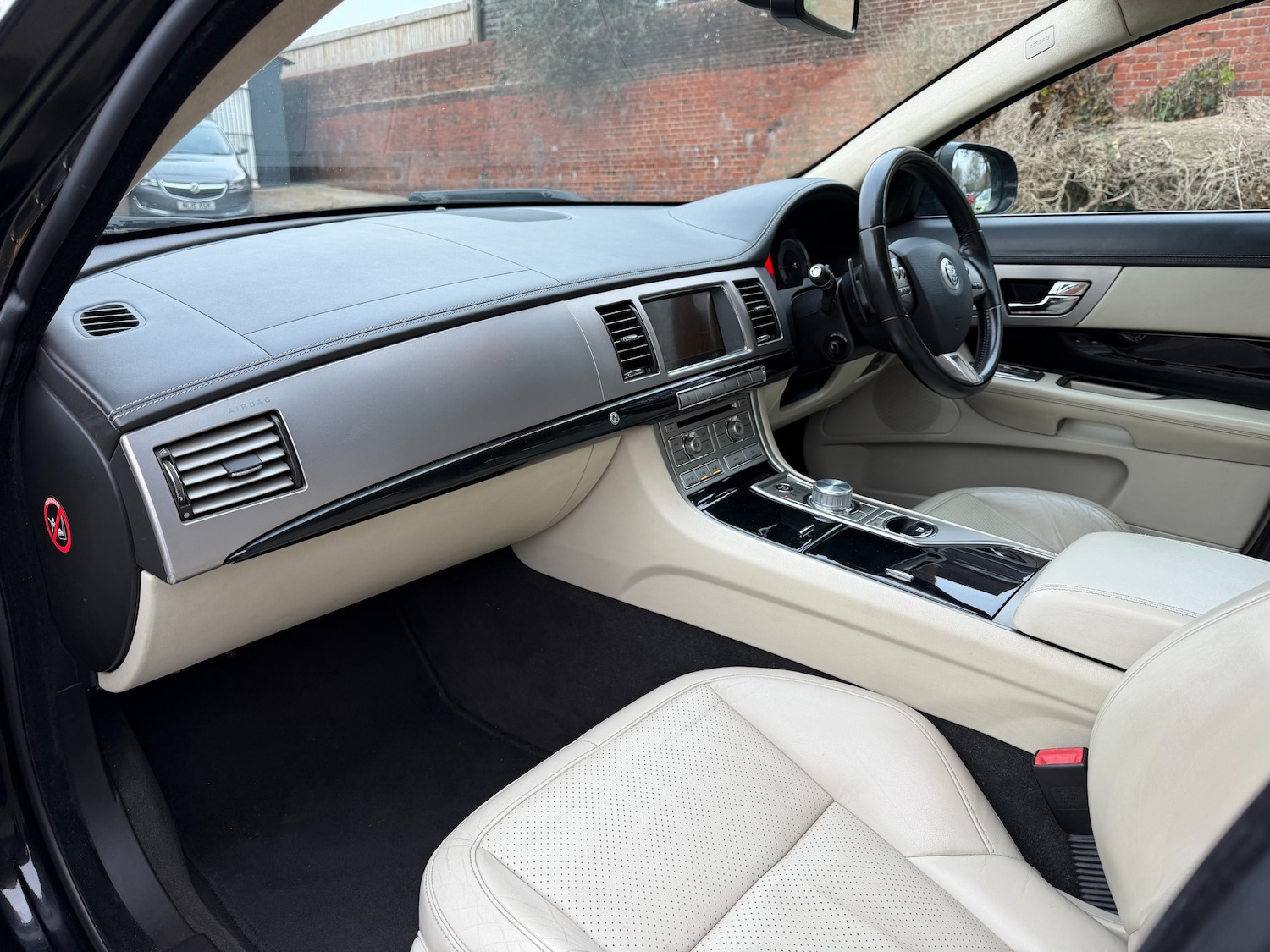 Used Jaguar XF 2011 for sale - 77059474: Photo 8