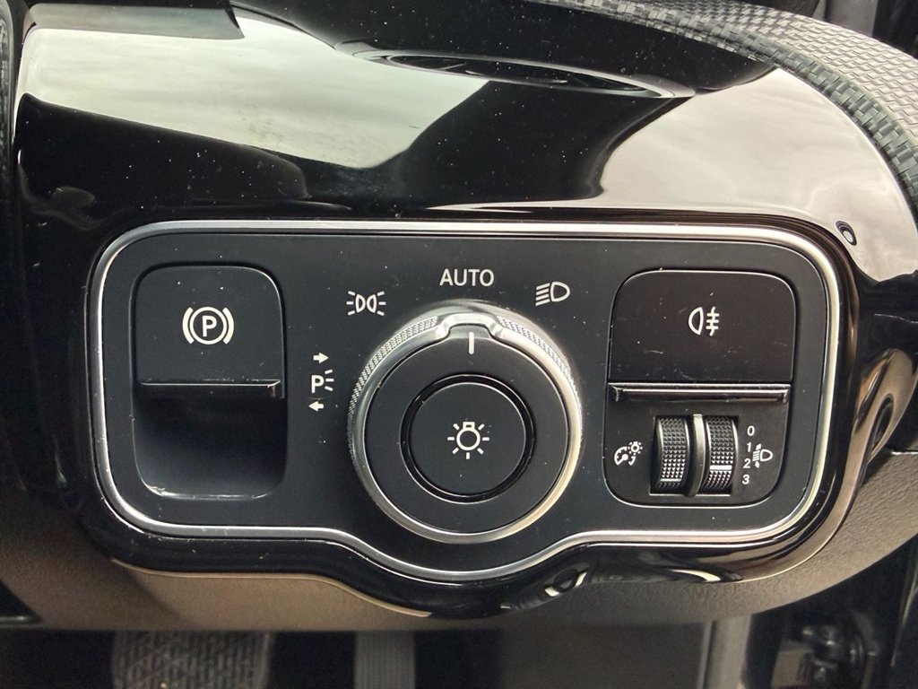 Used Mercedes-Benz A-Class 2018 for sale - 78128896: Photo 37