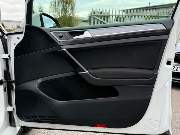 Used Volkswagen Golf 2019 for sale - 76210634: Photo 32