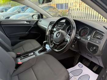 Used Volkswagen Golf 2018 for sale - 74569801: Photo