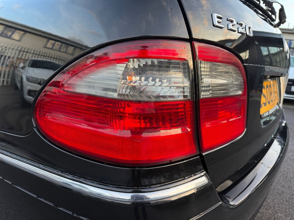 Used Mercedes-Benz E Class 2008 for sale - 76941623: Photo 30