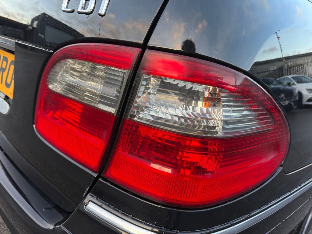 Used Mercedes-Benz E Class 2008 for sale - 76941623: Photo 32