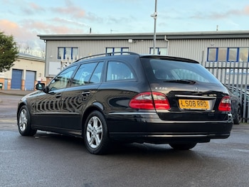 Used Mercedes-Benz E Class 2008 for sale - 76941623: Photo