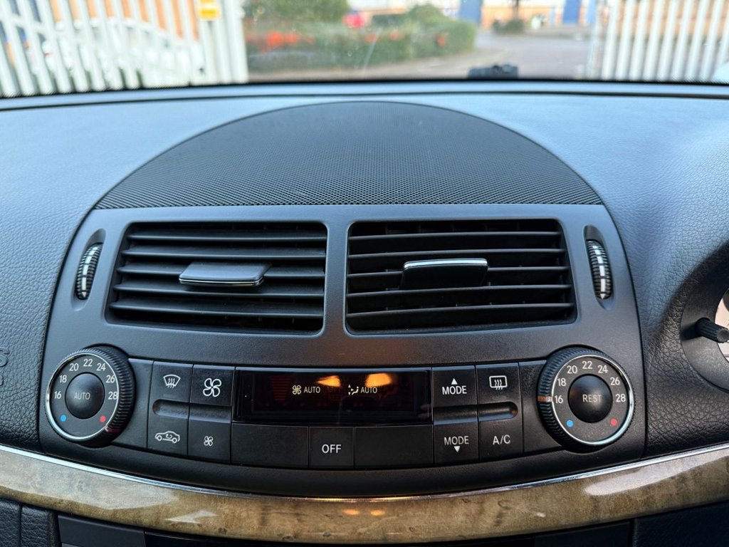 Used Mercedes-Benz E Class 2008 for sale - 76941623: Photo 46