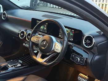 Used Mercedes-Benz A-Class 2018 for sale - 76061854: Photo 2