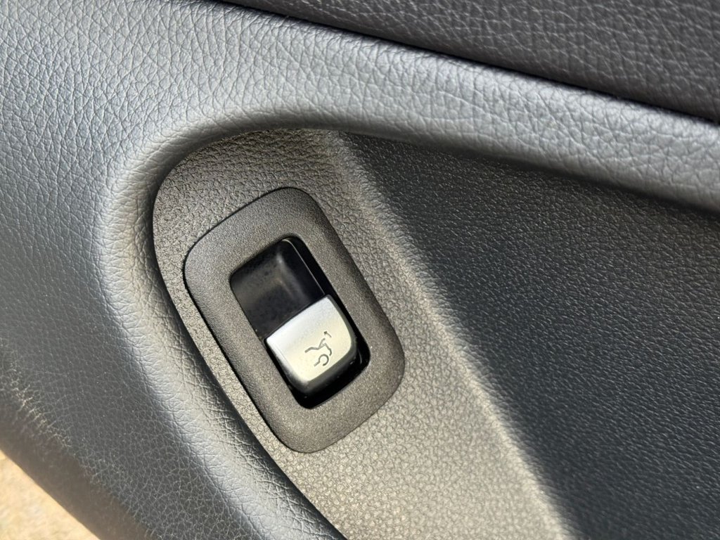 Used Mercedes-Benz C Class 2017 for sale - 77133734: Photo 36