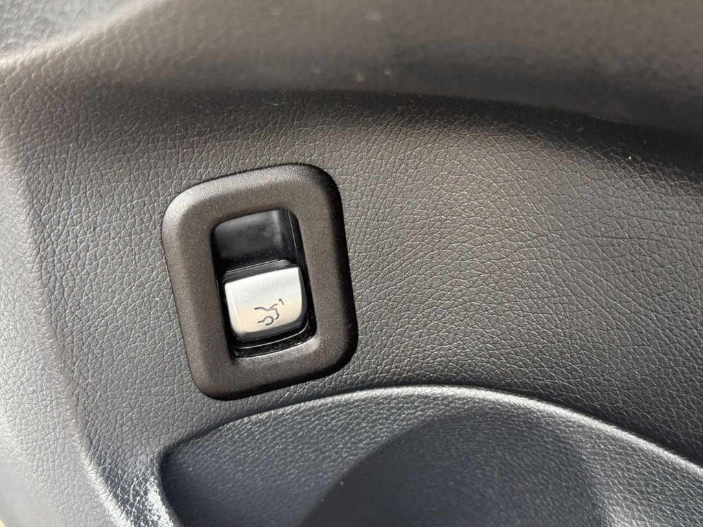 Used Mercedes-Benz C Class 2019 for sale - 78044436: Photo 38