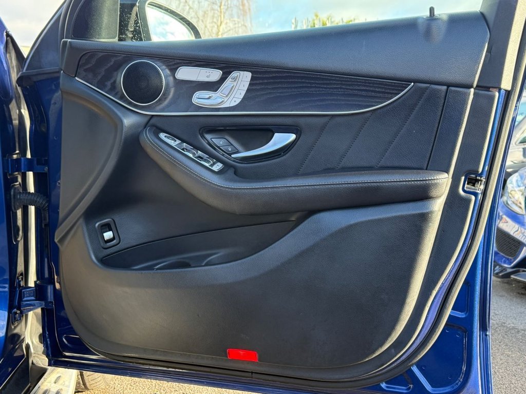 Used Mercedes-Benz GLC 2018 for sale - 76698800: Photo 32