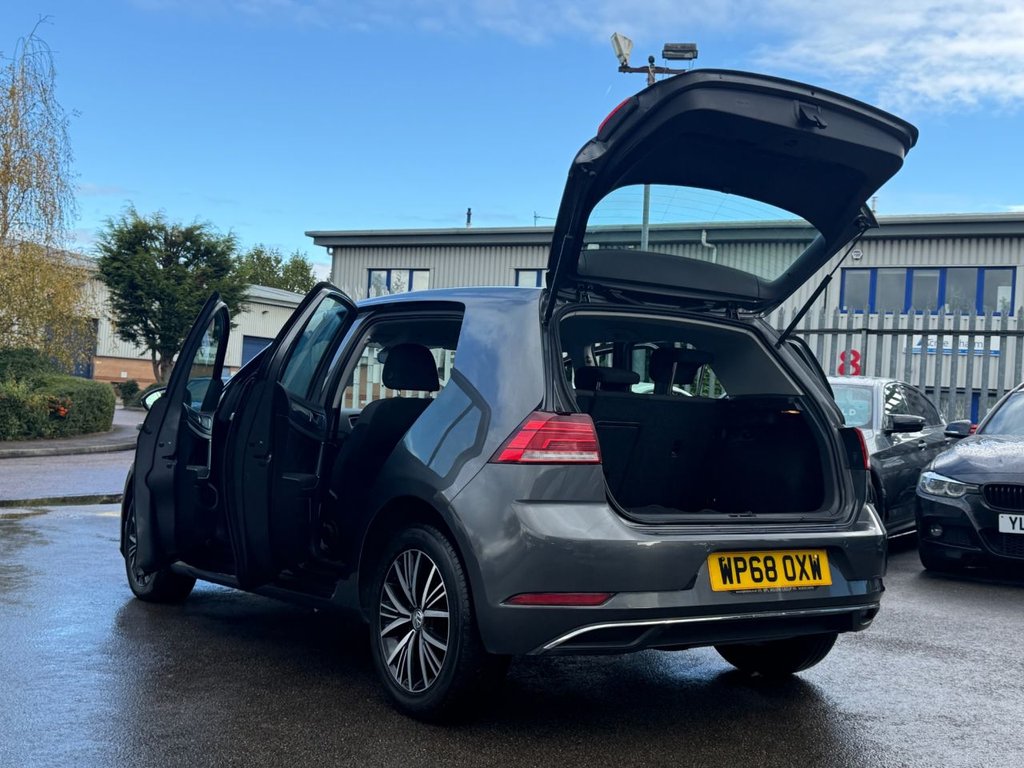 Used Volkswagen Golf 2018 for sale - 76376056: Photo 19