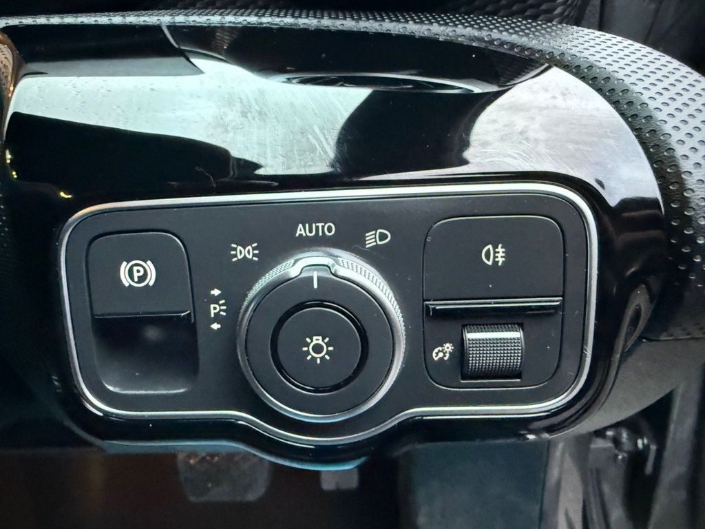 Used Mercedes-Benz A-Class 2018 for sale - 77477597: Photo 38