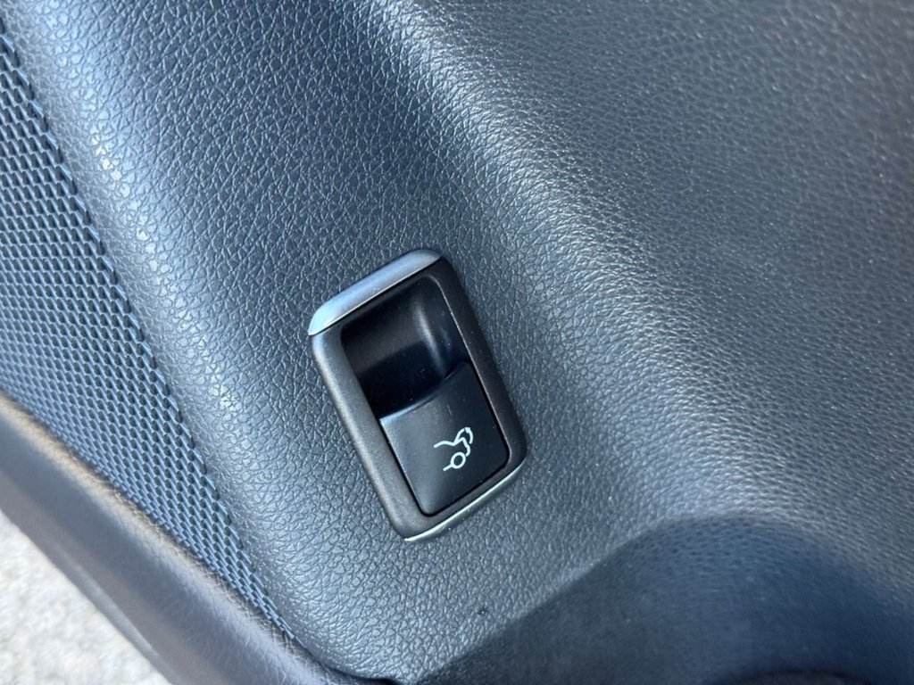 Used Mercedes-Benz CLA 2018 for sale - 77200378: Photo 37