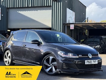 Used Volkswagen Golf 2018 for sale - 76453980: Photo