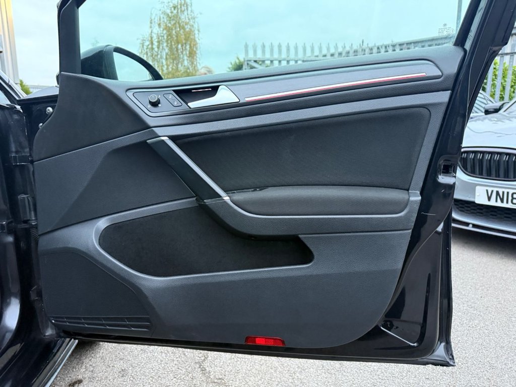 Used Volkswagen Golf 2018 for sale - 76453980: Photo 36