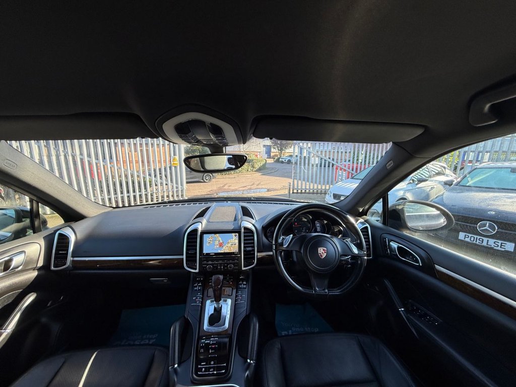 Used Porsche Cayenne 2013 for sale - 77557901: Photo 2