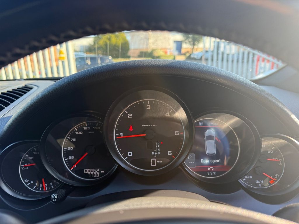 Used Porsche Cayenne 2013 for sale - 77557901: Photo 46