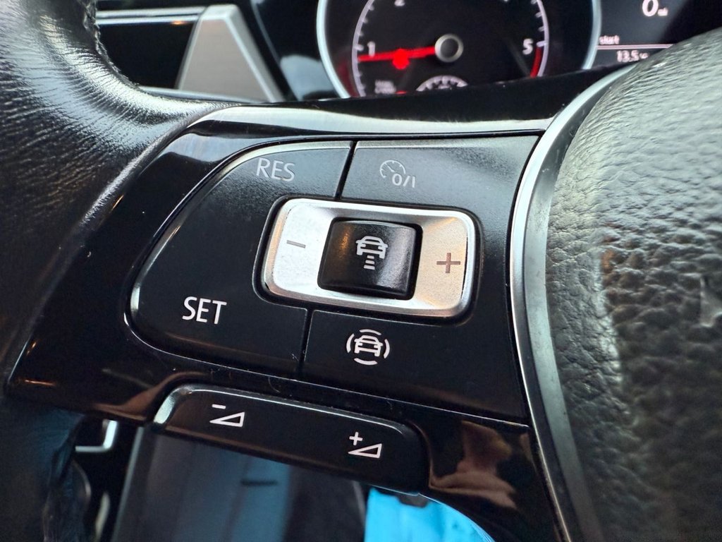 Used Volkswagen Touran 2018 for sale - 77341930: Photo 47