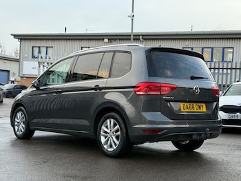 Used Volkswagen Touran 2018 for sale - 77341930: Photo