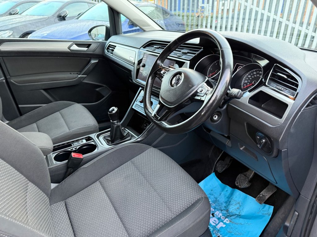 Used Volkswagen Touran 2018 for sale - 77341930: Photo 5