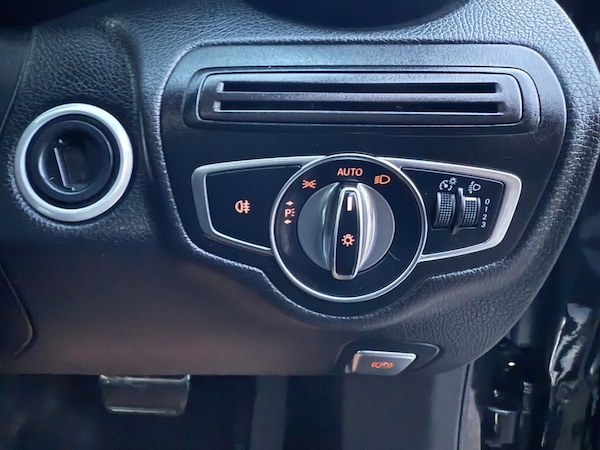 Used Mercedes-Benz C-Class 2018 for sale - 76190867: Photo 35