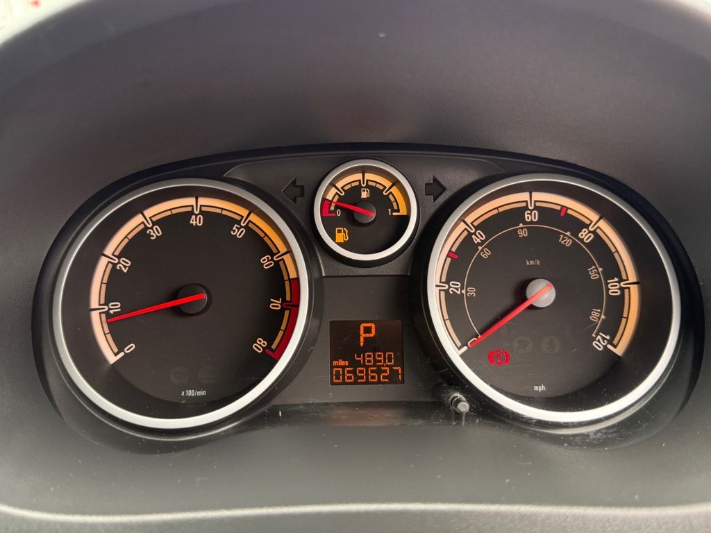 Used Vauxhall Corsa 2011 for sale - 78044820: Photo 42