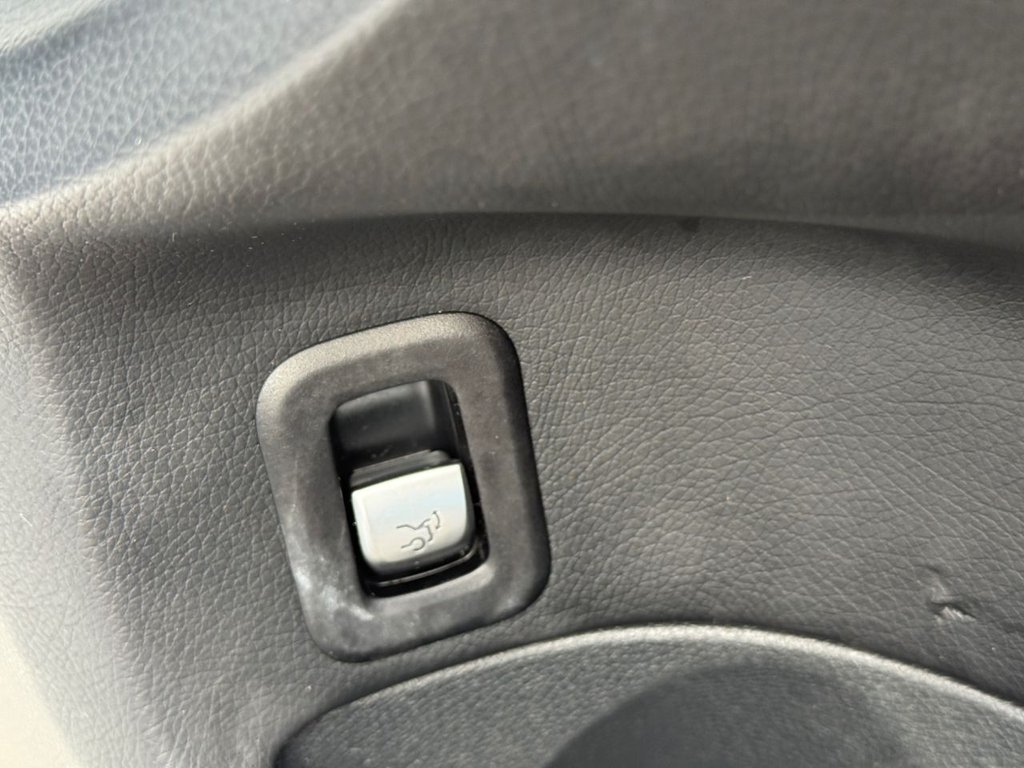 Used Mercedes-Benz C Class 2017 for sale - 78153559: Photo 39