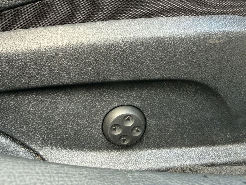 Used Mercedes-Benz C Class 2017 for sale - 78153559: Photo 41